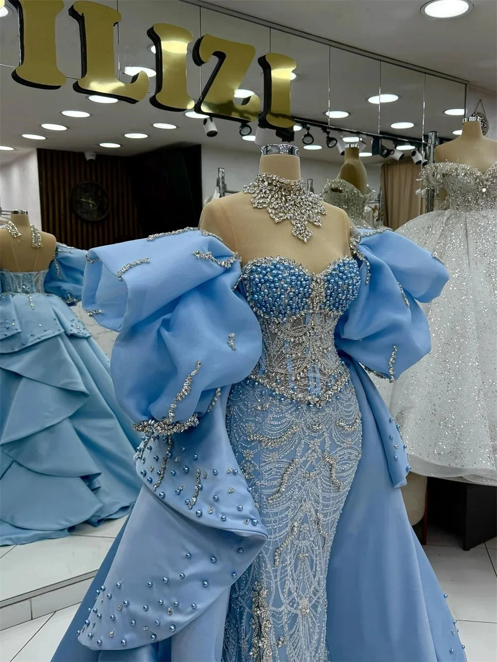Gorgeous Crystal Pearls Evening Dresses High Neck Sequins Prom Gowns Detachable Train Beading Customized Vestidos De Noche